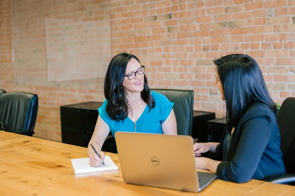 Psychologist having a calm therapeutic conversation with a client